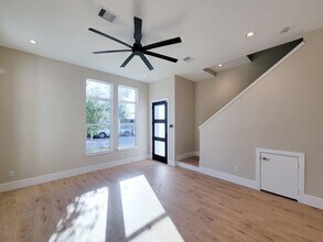 5613 Leonard St in Houston, TX - Building Photo - Building Photo