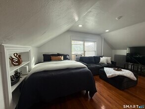 883 Montauk Ave in New London, CT - Building Photo - Building Photo