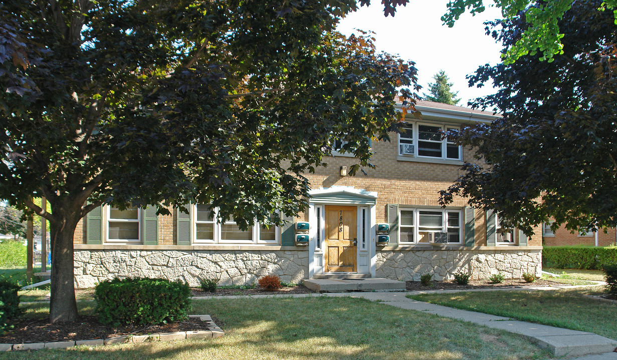 7808 W Morgan Ave in Milwaukee, WI - Building Photo