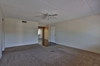 4201 E Camelback Rd in Phoenix, AZ - Building Photo - Building Photo
