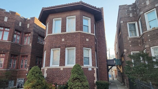 property at 7811 S Euclid Ave