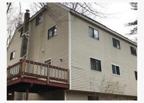 7 Langdon St, Unit 7 Langdon in Plymouth, NH - Building Photo