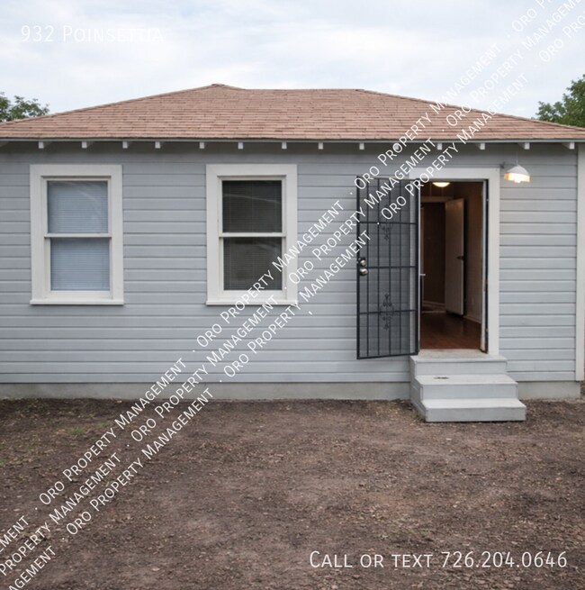 Stylish Family Home Near Downtown in San Antonio, TX - Building Photo - Building Photo