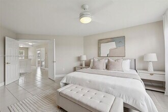 16710 NW 12th St in Pembroke Pines, FL - Building Photo - Building Photo