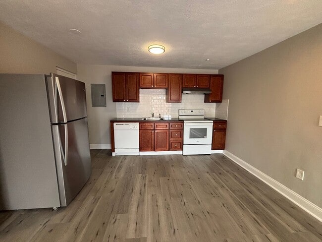 Harvard Street Apartments in Chelsea, MA - Foto de edificio - Building Photo