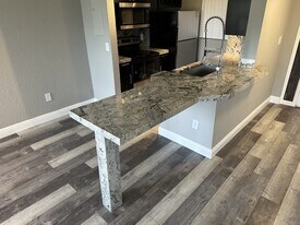 2871 N Oakland Forest Dr in Oakland Park, FL - Building Photo