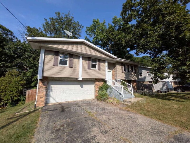 property at 5926 N Tampico Dr