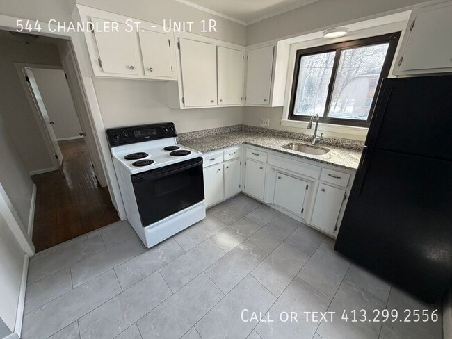 544 Chandler St in Worcester, MA - Building Photo - Building Photo