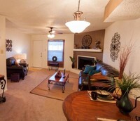 Las Colinas Apartments photo'