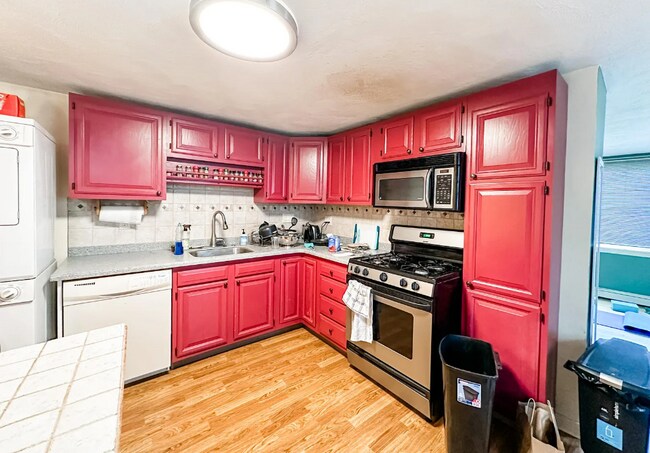 121 Spring St, Unit 1