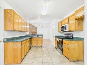 1111 Pikes Peak Dr in Amarillo, TX - Building Photo - Building Photo