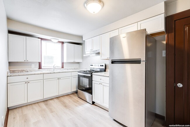 property at 313 E Murray Ave