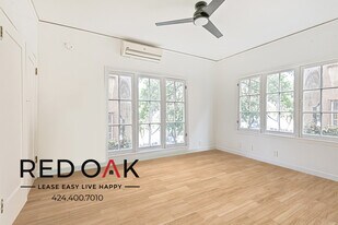 852 N Oxford Ave in Los Angeles, CA - Building Photo