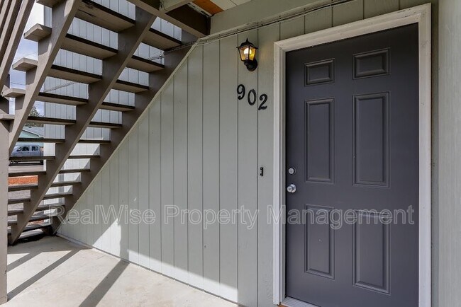 902 S Comstock Rd photo'