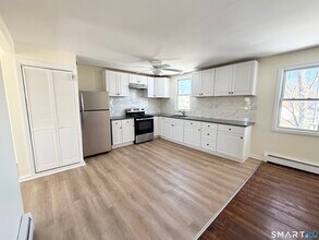 114 Albright Ave in Stratford, CT - Building Photo - Building Photo