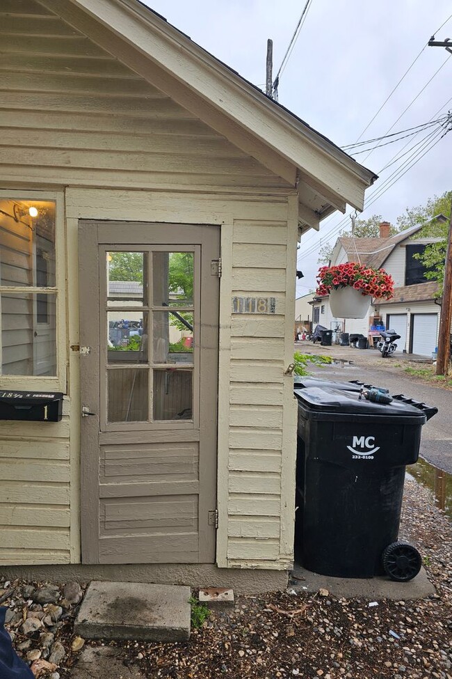 property at 118 1/2 N Prairie Ave