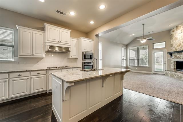 property at 1016 Somerset Cir