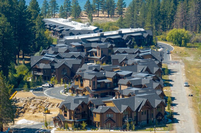 33 Beach Club Dr in Stateline, NV - Building Photo - Building Photo