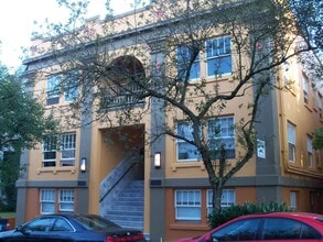 Flandora Apartments in Portland, OR - Building Photo - Building Photo