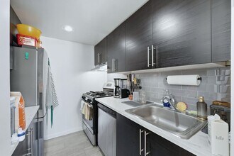 174 Grand St in Jersey City, NJ - Building Photo - Building Photo