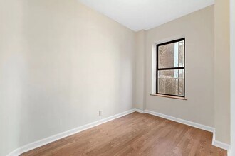 619 E 5th St, Unit 4 in New York, NY - Building Photo - Building Photo