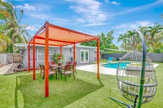 2809 NW 7th Ave in Wilton Manors, FL - Building Photo - Building Photo