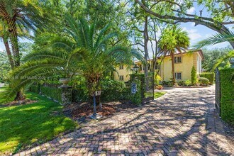 6905 SW 75th Ave in Miami, FL - Building Photo - Building Photo