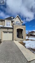 292 Rymal Rd W in Hamilton, ON - Building Photo