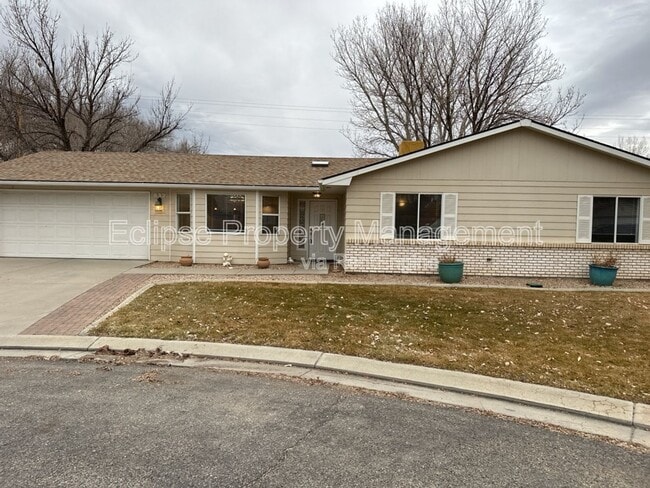 property at 637 Avalon Ct