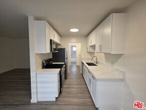 1433 Brockton Ave in Los Angeles, CA - Building Photo - Building Photo