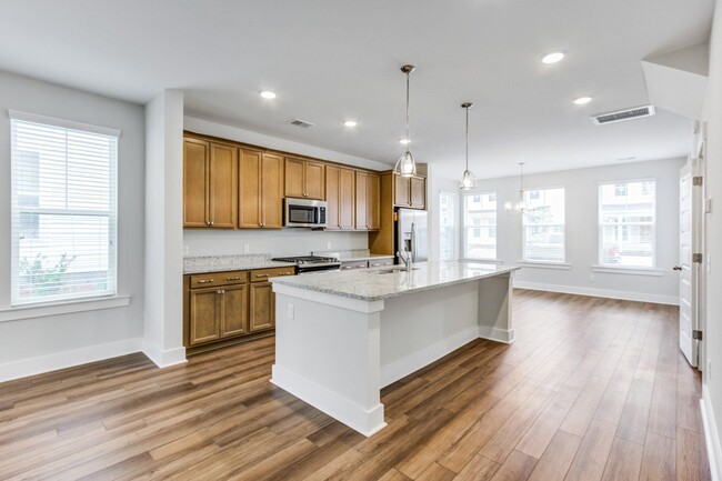 Sumner Village in North Charleston, SC - Building Photo - Interior Photo