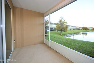 6941 Woody Vine Dr in Jacksonville, FL - Foto de edificio - Building Photo