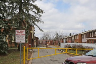 20 Brimwood Blvd in Toronto, ON - Building Photo