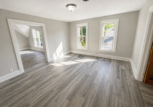 811 Park St SW in Grand Rapids, MI - Foto de edificio - Building Photo