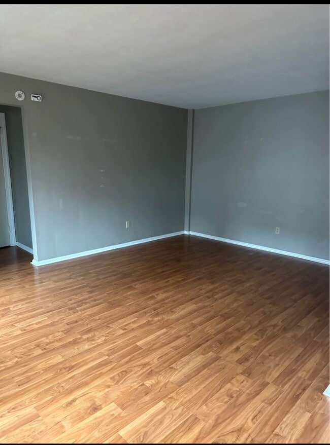 19406 Van Aken Blvd in Shaker Heights, OH - Building Photo - Building Photo