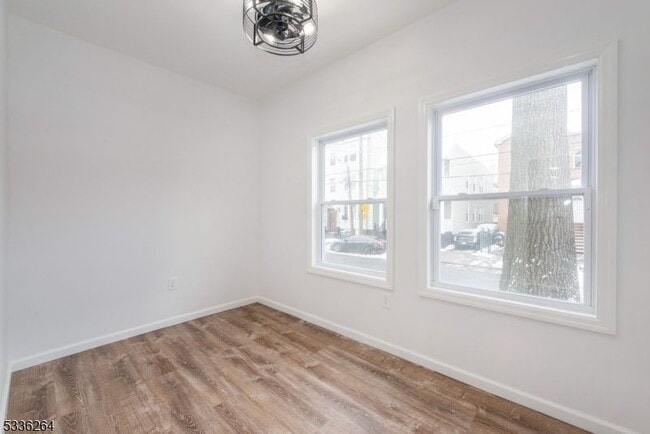 823 S 17th St in Newark, NJ - Building Photo - Building Photo