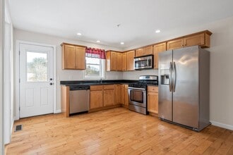 Amy's Commons in South Berwick, ME - Building Photo - Interior Photo