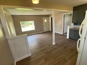 114 E Russell St in Goodman, MO - Building Photo - Building Photo