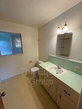 542 S Redwood St in Visalia, CA - Building Photo - Building Photo