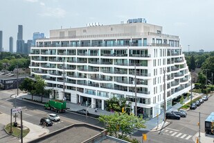 Reina Condos in Toronto, ON - Building Photo