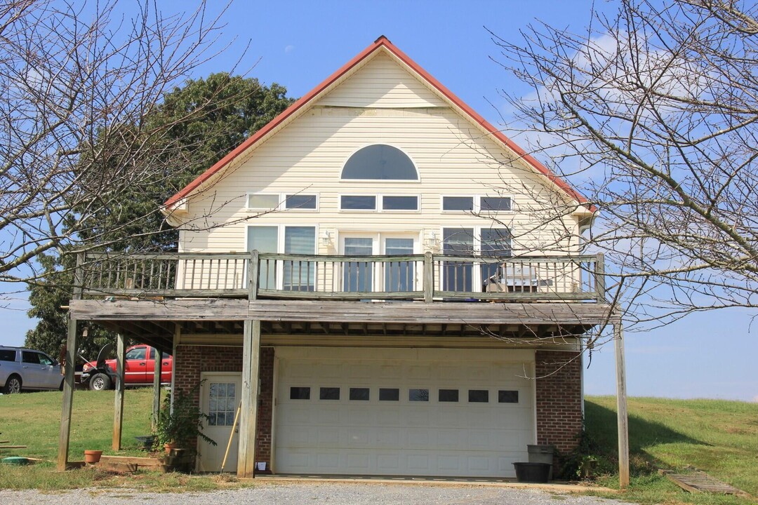 983 N Bucks Pocket Rd SE in Cleveland, TN - Building Photo