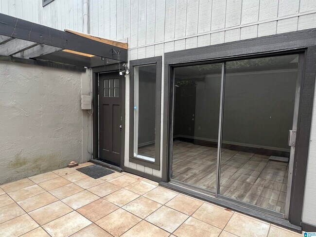 property at 3350 Altamont Rd