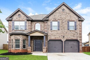 12185 Centerra Dr in Hampton, GA - Building Photo