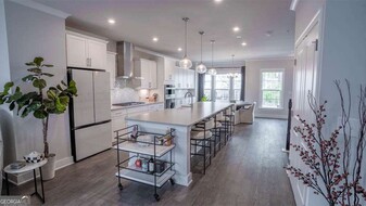 2155 Burnside Dr NW in Atlanta, GA - Building Photo