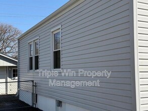 8015 Aline Ave in Berkeley, MO - Building Photo - Building Photo