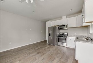 412 Booth St in Taylor, TX - Building Photo - Building Photo