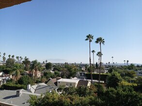 Hollywood Villa Apartments in Los Angeles, CA - Building Photo - Building Photo