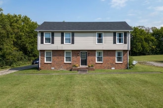 179 Anderson Ln in Hendersonville, TN - Foto de edificio - Building Photo