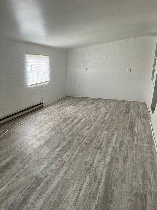 35 Walnut St, Unit second floor in Pottstown, PA - Building Photo