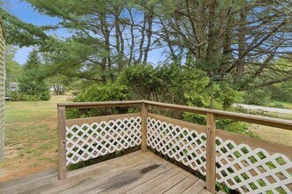 84 Pine Hill Rd N in Ogunquit, ME - Building Photo - Building Photo